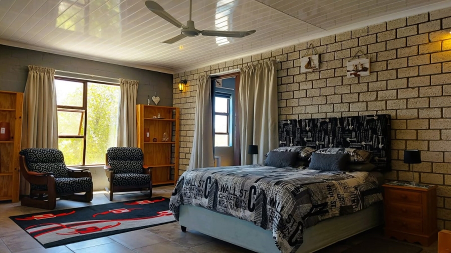 5 Bedroom Property for Sale in Britannia Reef Estate Western Cape